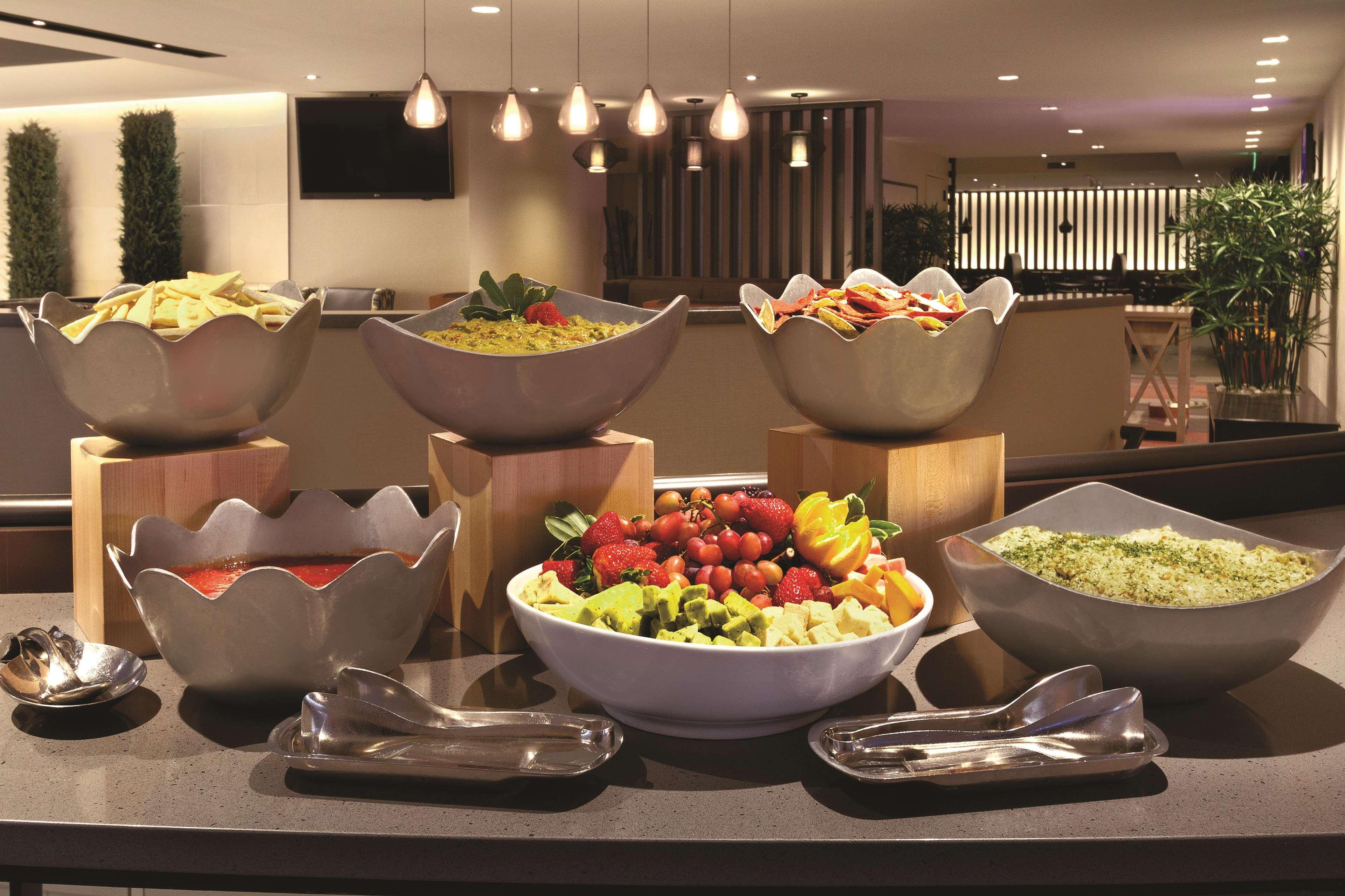 Embassy Suites Baltimore Inner Harbor מראה חיצוני תמונה
