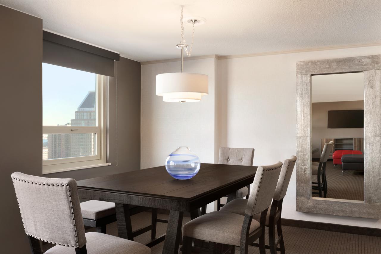 Embassy Suites Baltimore Inner Harbor מראה חיצוני תמונה